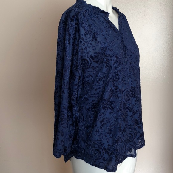 Liz Claiborne 3/4 Sleeve Split Neck Velvet Blouse - Picture 5 of 7